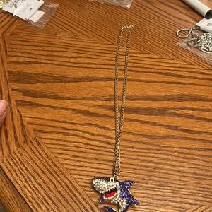 NWOT NO BRAND 13” GOLDTONE NECKLACE W/ SHARK PENDANT W/FAUX DIAMOND RHINESTONE